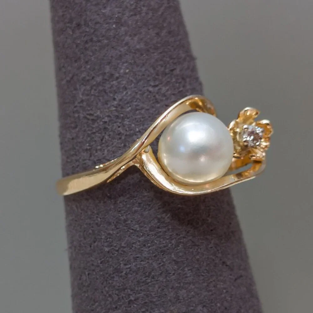14K Gold Pearl Ring with Diamond Flower Accent - Picture 2 of 15
